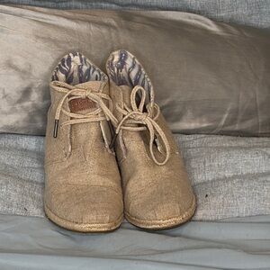 Toms Women’s Excellent Condition Tan Canvas Lace-Up Espandrilles Wedge 8.5